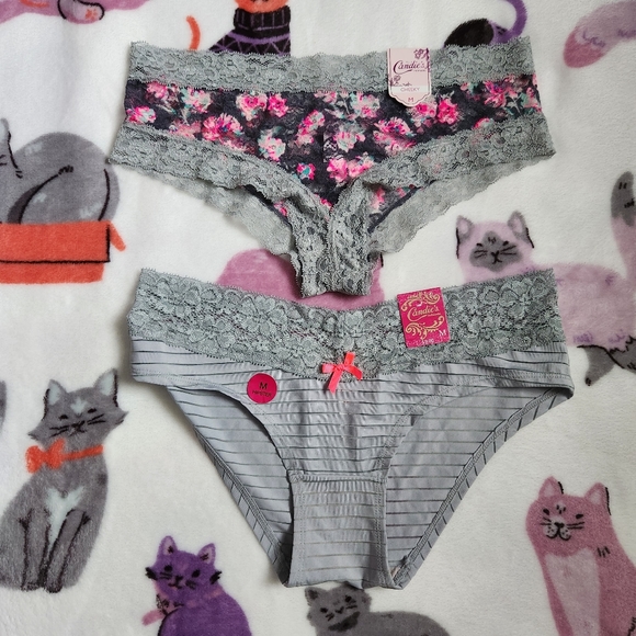 2 Pairs Of Medium Panties - Picture 2 of 6